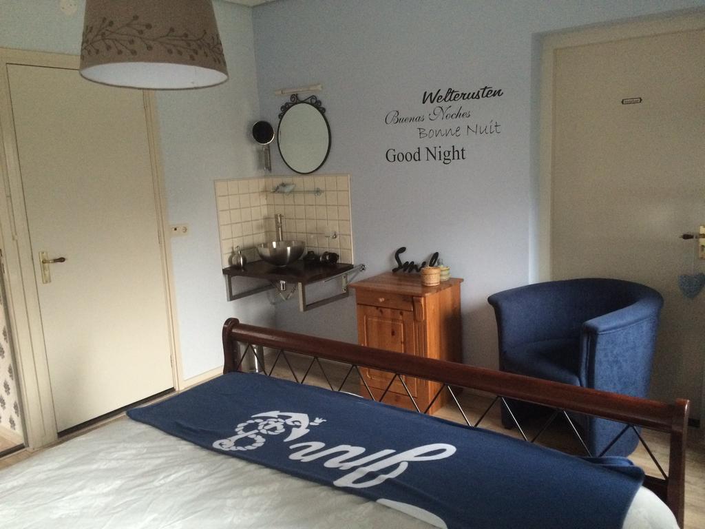 B&B Goeree Overflakkee Middelharnis Kamer foto